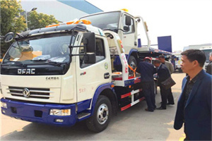 马连道汽车道路救援拖车价格